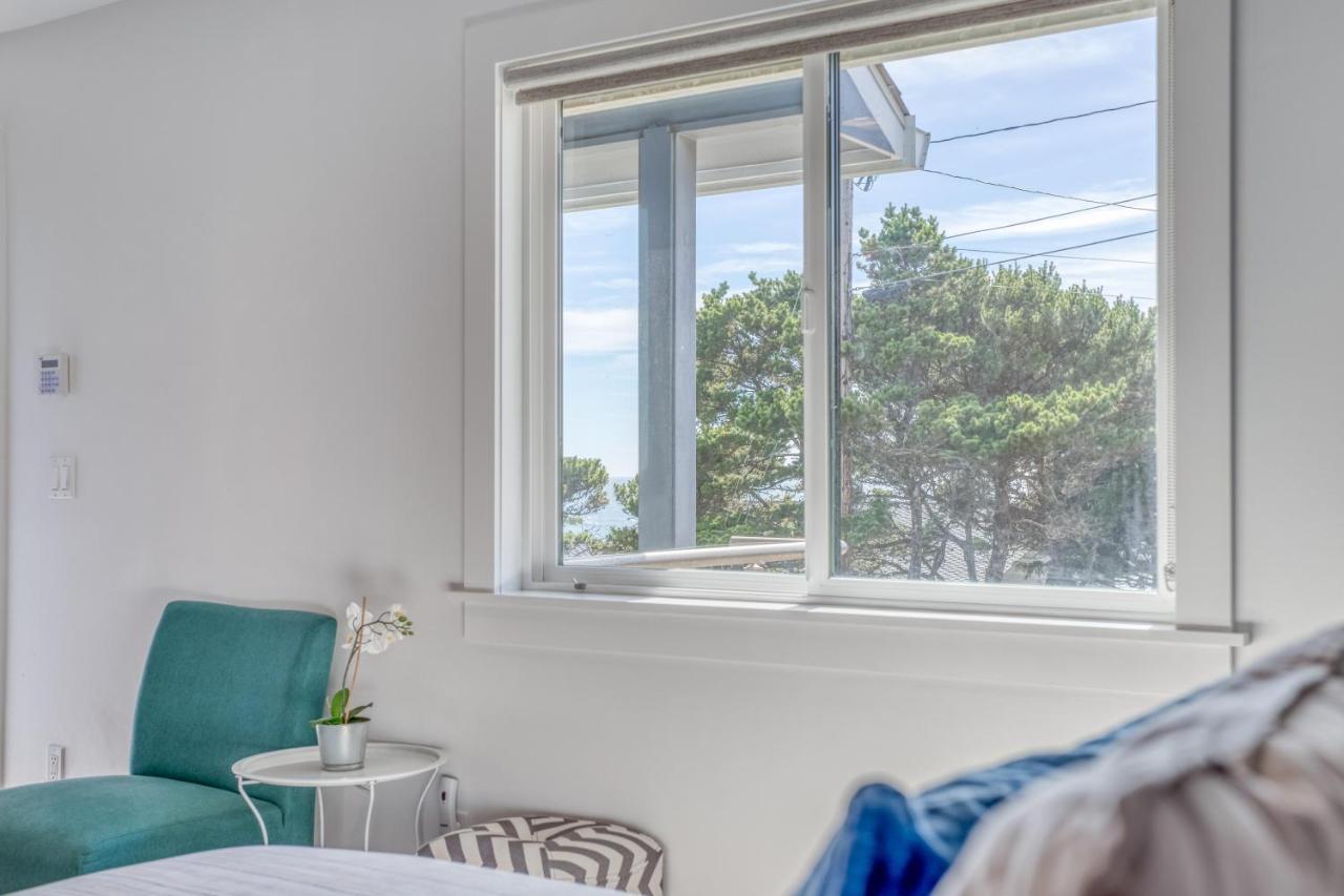 Breakwater Beach House Lincoln City Exterior photo