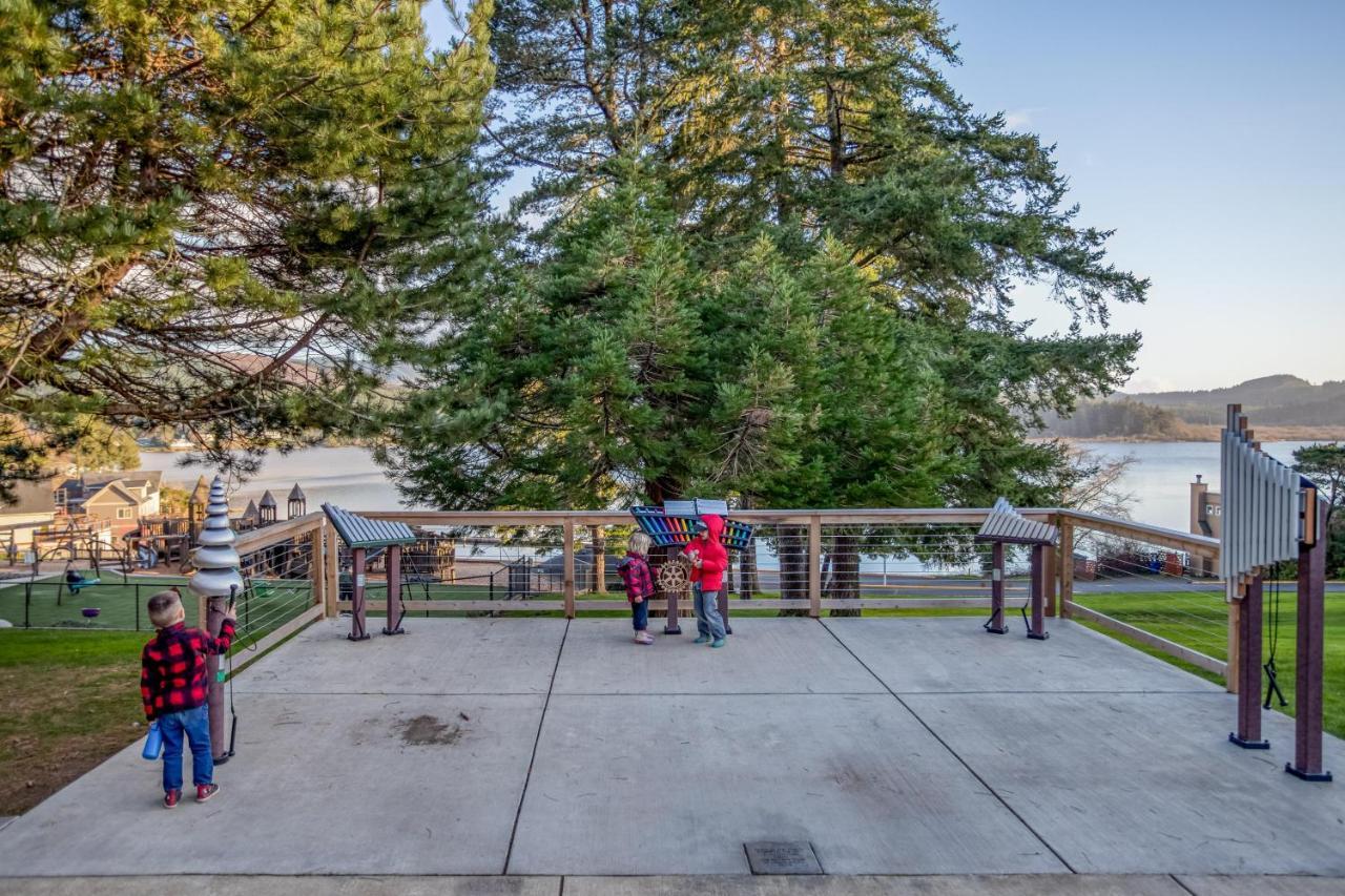 Breakwater Beach House Lincoln City Exterior photo