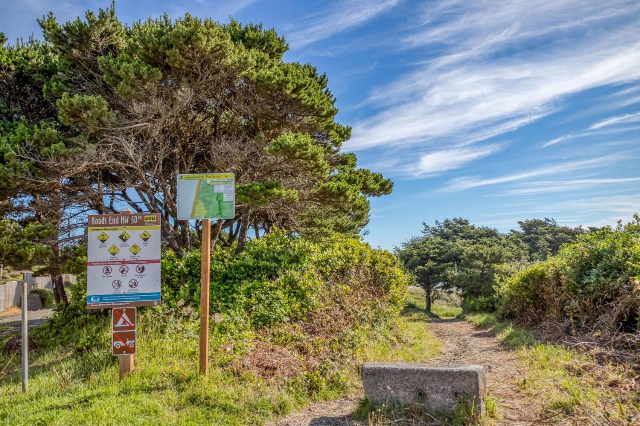 Breakwater Beach House Lincoln City Exterior photo